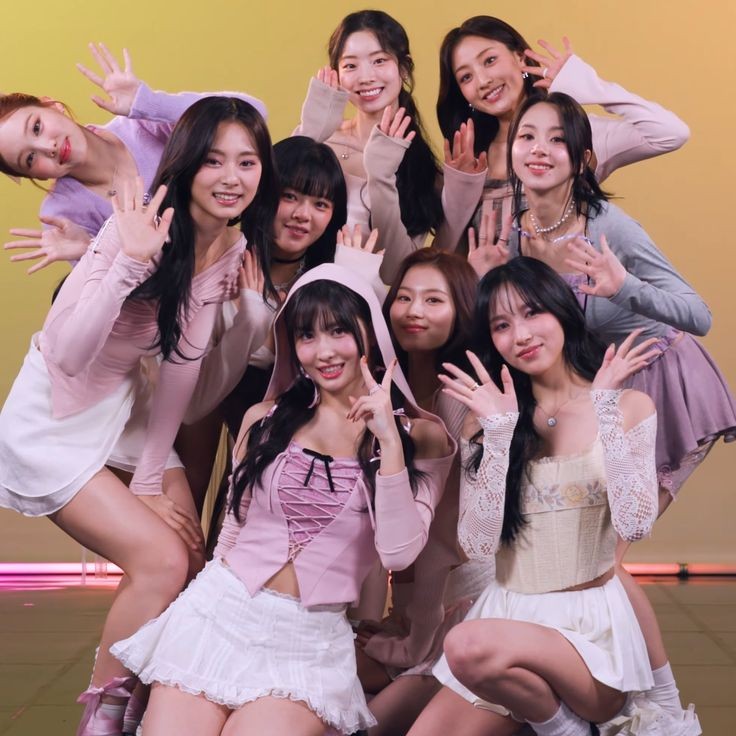 chuuaverse's tweet photo. Restarting / looking for more interactive moots 
— he/him
— not new to #kpoptwt &amp; #stantwt
— all fandoms welcome <3
— multi; ults are ateez, zb1 , loona, twice, and svt 

♡/↻ to be moots &amp; are highly appreciated https://t.co/8Wujv5ISYB
