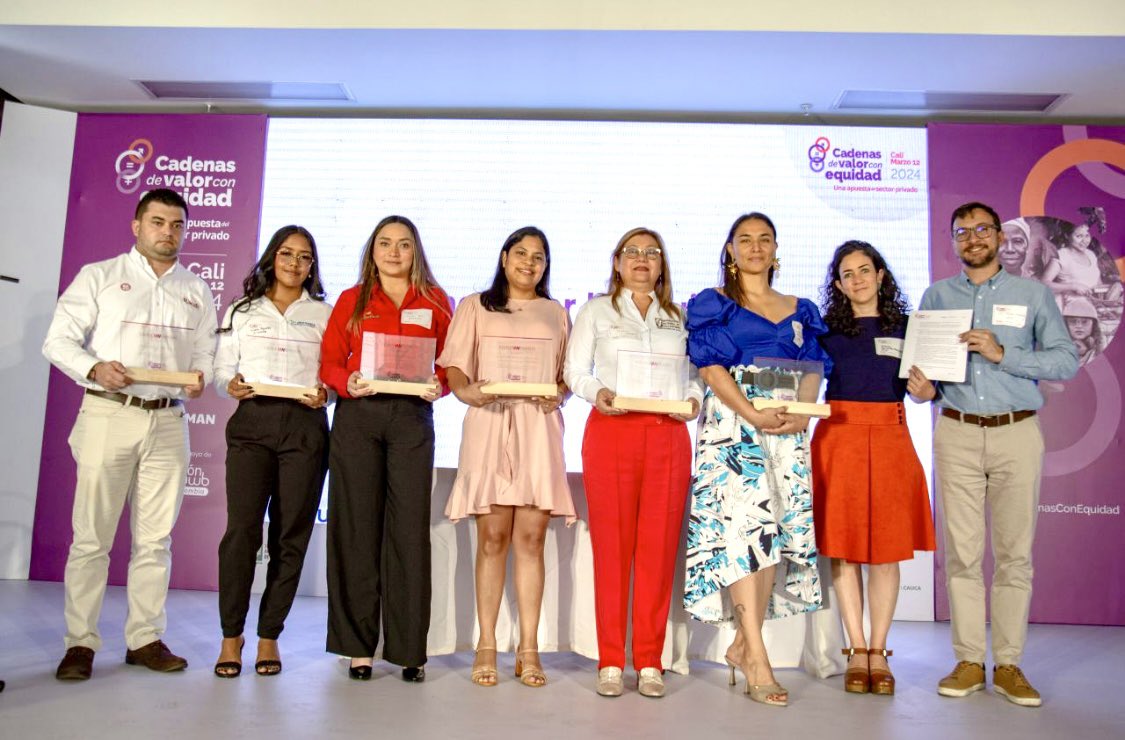 core_woman's tweet photo. En el cierre del proyecto “Fortalecimiento de equidad de género en organizaciones y participación de mujeres en cadenas de valor en municipios del Programa de Desarrollo con Enfoque Territorial – PDET priorizados”, y con apoyo del programa #GenerandoEquidad @USAID_Colombia, 🧵👇 https://t.co/zaQ3F49ZR6