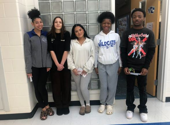 katebailey1214's tweet photo. Capstone season is in full swing! So far, we've seen: international skills, culinary arts, environmental safety, psychological effects of video games, and graphic design and photography. Here's our precious FCCLA Ss who catered our Winter Showcase this year! https://t.co/gWRrvRhzat