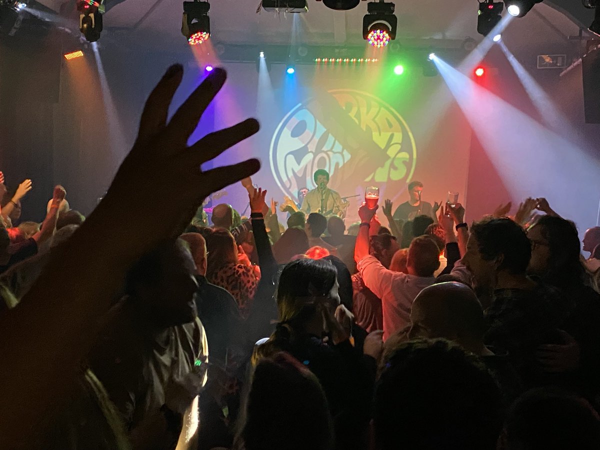 3Xty3's tweet photo. MONKEYS VS FERRET

3 weeks tonight Parka Monkeys return to Preston for another Live Indie Disco, for the 1st time @FerretPreston 

Over 2 hours of indie and Britpop tunes from Oasis, Arctic Monkeys, Stone Roses, Blur, Pulp &amp; much more

Tickets here 👇

https://t.co/toJxdwdJUn https://t.co/XoIexN5sEX