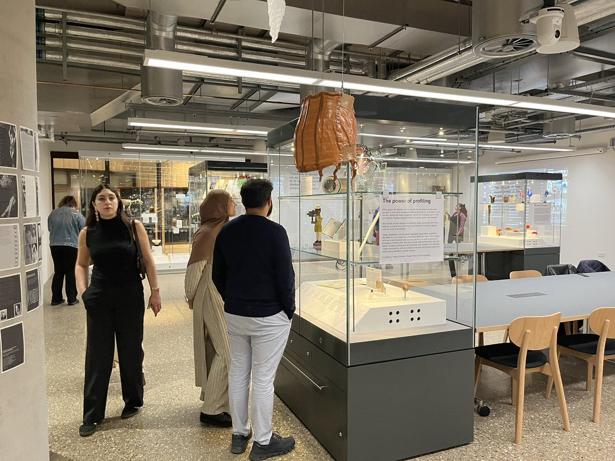 haidygeismar's tweet photo. Opening of the #curatingpower collective intervention into the power exhibition @UCLculturelab @UCL_SCCI really impressive work by a group of young Londoner and artist @StudioSikoki https://t.co/m48g6IZolr https://t.co/VJjF26Jjts