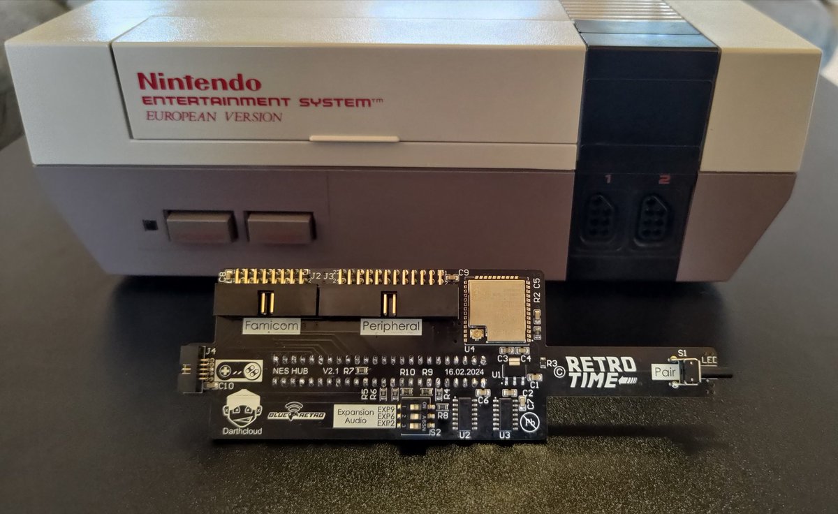 Time2Retro's tweet image. I'm very excited to announce what I've been working on in the background for quite some time: 

NES HUB:
a product to utilise the potential of the commercially unused NES Expansion Port.
Based on a new connector designed to fit perfectly into the Expansion Port.
(1/3)