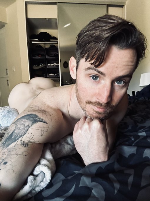 You looked at my eyes first, then my butt. 😏 https://t.co/6f6arj0B95