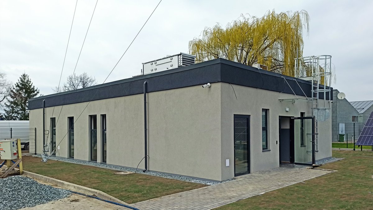 👮‍♂️ The construction of the modular Police Station was envisaged in the 'design-build' mode. The single-storey administration and office building has an area of 158 m². 

#QMODULAR #ModularBuilding #ModularConstruction