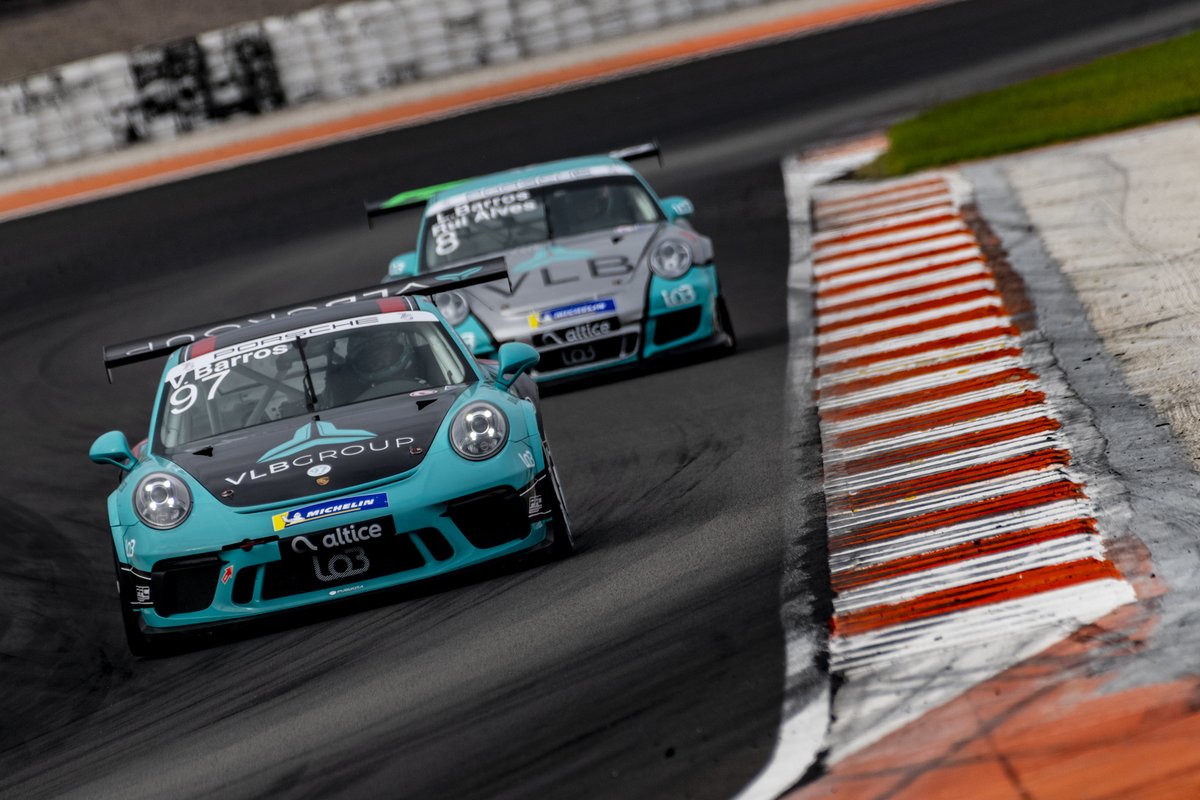EPIC_RW's tweet photo. Un domingo de carreras a lo #NAPARacingWeekend, siempre es especial🤩

Acción, entretenimiento, cercanía y emoción 🙌

#RFEDA #PorscheSprintChallengeIbérica #F4Spain #Eurocup3 #GRCupSpain #Easydrift https://t.co/hJyhNkS6SV