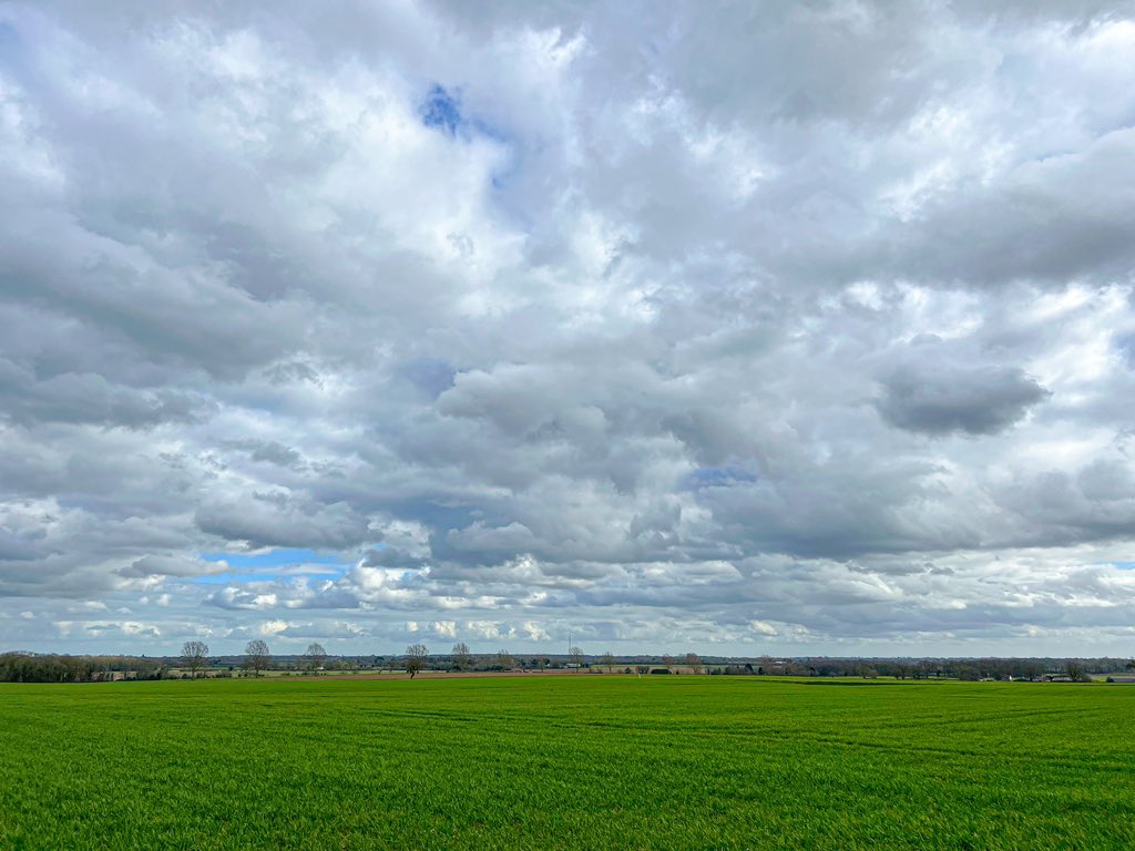 Cloudy with signs of sun in Wymondham. @chrispage90 @weatheraisling @bbcwthrwatchers @metoffice @danholley_