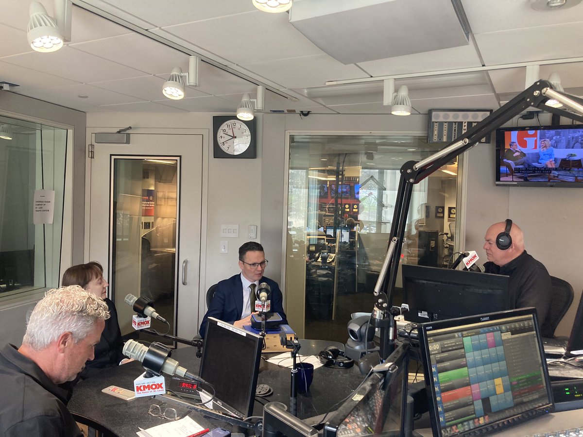 Great to kick off a busy St.Patrick’s programme in Missouri with Minister Patrick O’Donovan live on @kmoxnews in St. Louis, promoting Ireland and this weekend’s downtown festivities.