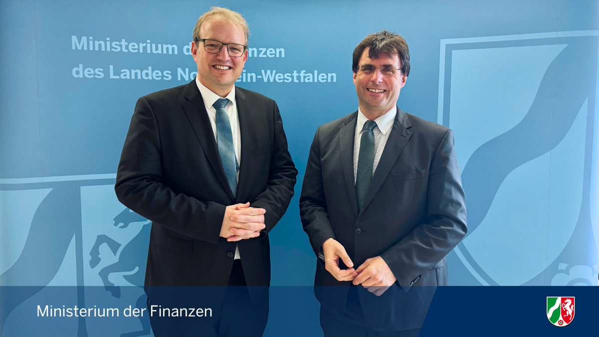Finanzmin_NRW's tweet image. Minister Dr. @MOptendrenk empfängt Pfarrer Martin Engels als neuen Beauftragten der evangelischen Kirche bei Landtag &amp;amp; Landesregierung. Im Gespräch ging es u.a. um die Finanzierung kirchlicher Einrichtungen &amp;amp; die Kirchensteuerentwicklung. ⛪
@ekvw_online @ekir_de @EvInLippe #EKiR