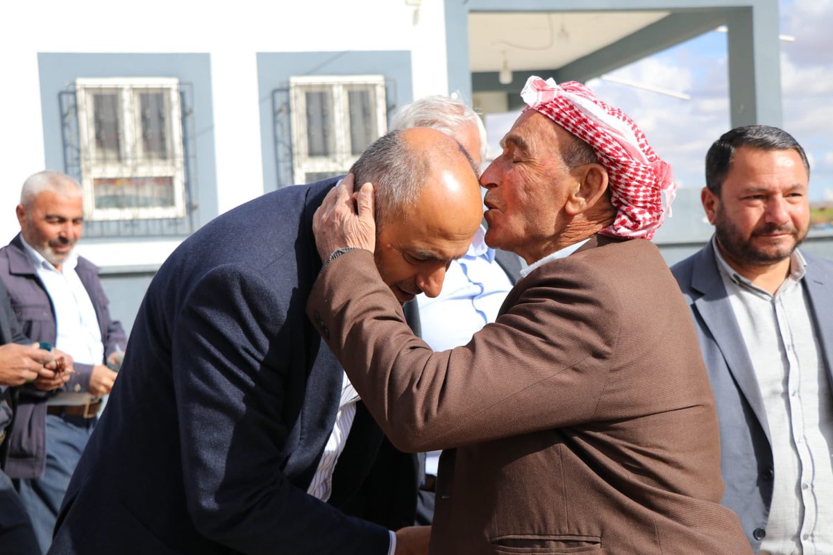 SuphiAksoyB's tweet photo. 📍75.Yıl

Durmak yok, yola devam.🇹🇷

AK Parti İlçe Başkanımız Yusuf Çakmak ile birlikte 75. Yıl Mahallemizde kıymetli hemşehrilerimiz ile bir araya geldik. 

@akpartiurfa @Akbozova1 @bybekirbozdag @yzyilmaz55 @aysesula @zabeyazgul @adelioglu63 @yusufcakmak63 https://t.co/VfiBsDT3Hp
