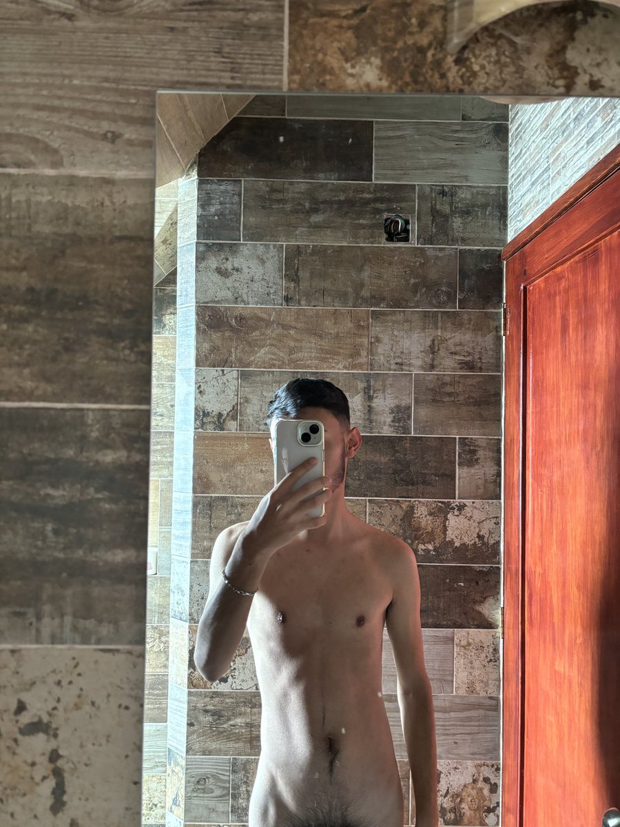 Cz_W04's tweet photo. Hace calor 🥵 https://t.co/k8v6jeXmsG