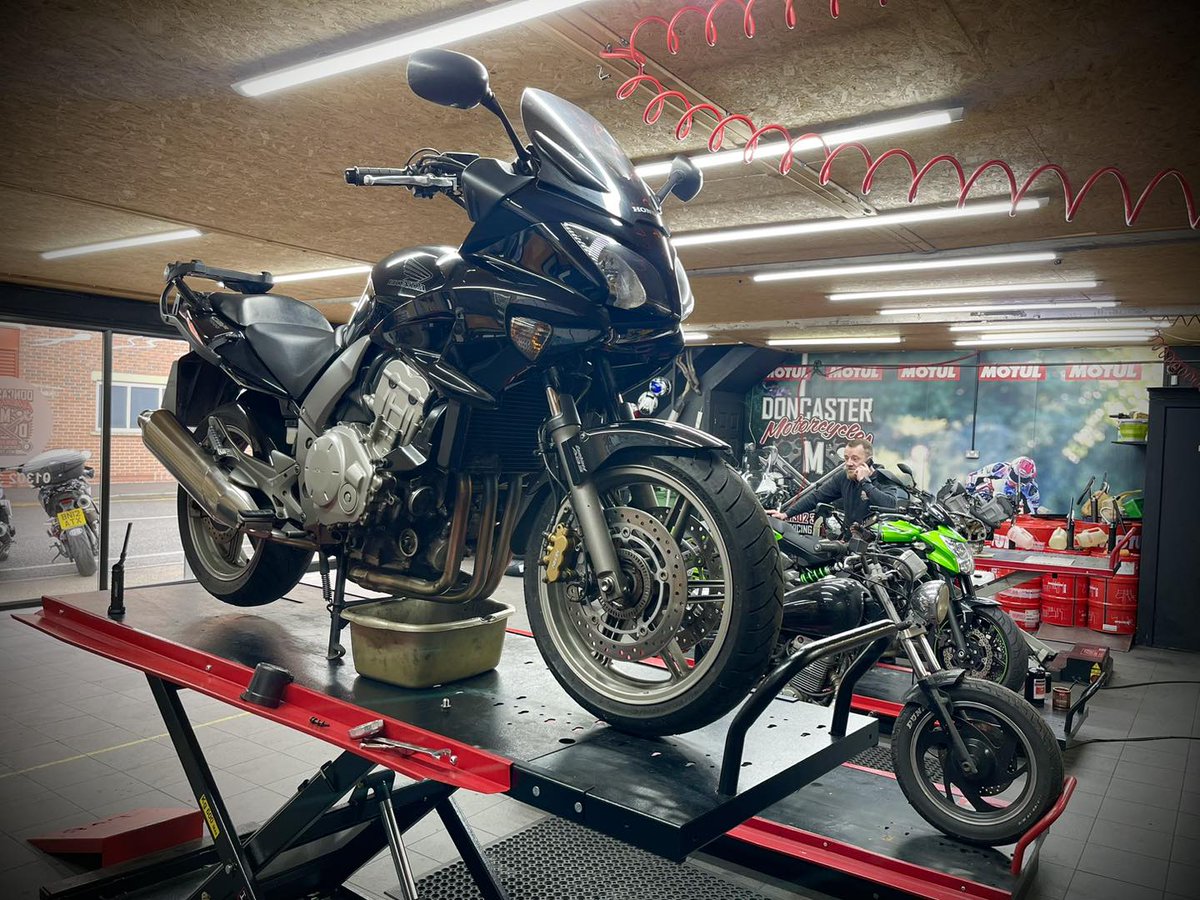 DMC_Motorcycles's tweet photo. Bronze service & MOT for Shaun’s CBF 1000.
It’s crazy busy at the moment as you can see Neil in the background booking yet another in.
Answering the phone is a full time job lately
#CBF1000 #Doncastermotorcycles https://t.co/H1z2R4K3gg