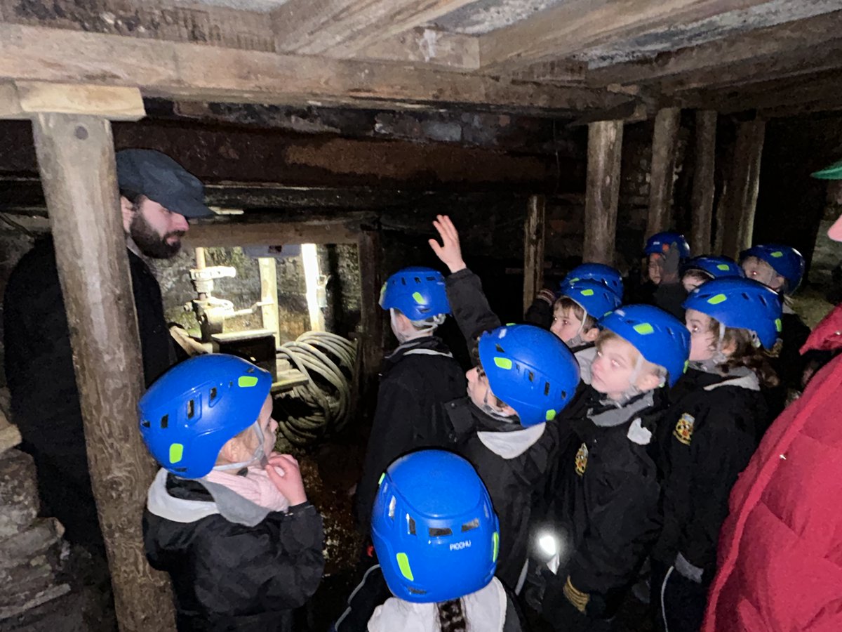 silcoatesschool's tweet image. Year 2 had a blast at @beamish_museum, diving into North East England&apos;s heritage! From a 1900s street to the 1950s town, they explored history first-hand. Highlights included a sweet-making demo, a tram ride, and a visit to a real coal mine. #LivingMemory #HistoryInTheMaking