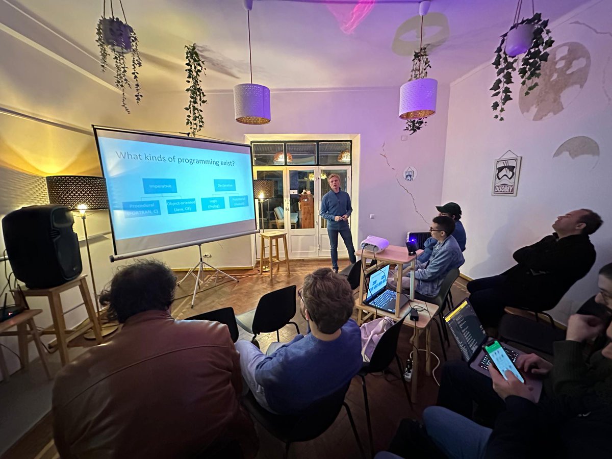 Our Dev Discussion on 'Imperative vs. Functional Programming' was a success! Developers were able to share their understanding of what the best practices are and what the future of programming will look like! Follow us on MeetUp and join our events! meetup.com/theblock/