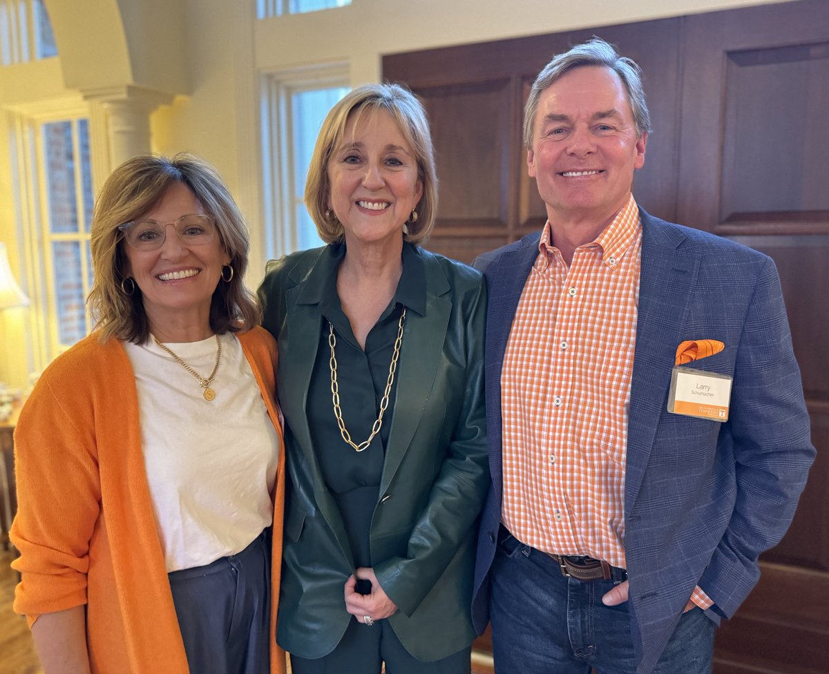 DondePlowman's tweet image. Always enjoy spending time with members of our Volunteer community in Nashville! It’s a great time to be a Tennessee Vol! 🍊#GBO #UTK