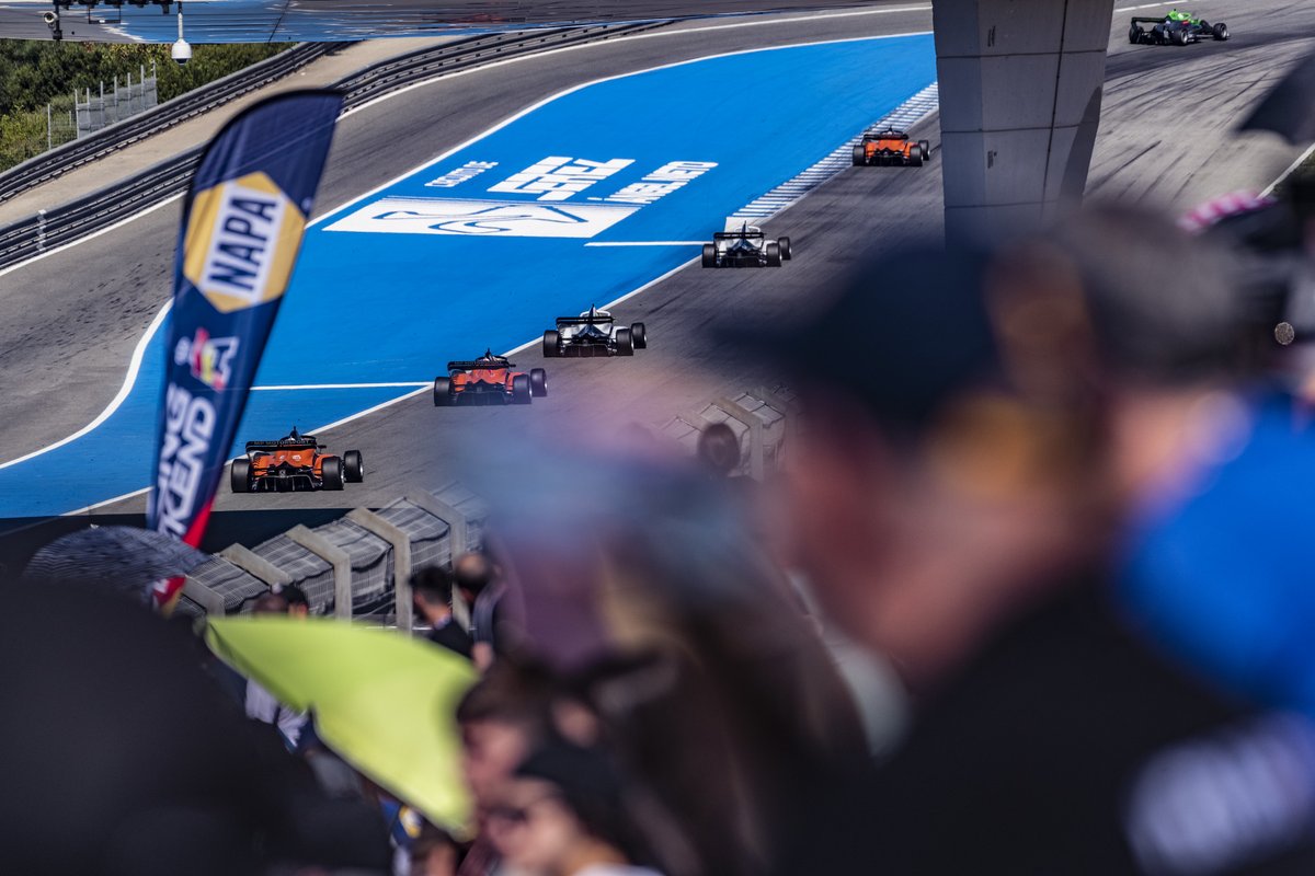 Tenemos los mejores colores dar las #buenasnoches al #Lunes #NAPARacingWeekend ✨ @RFEdeA @theNAPAnetwork @circuitodejerez @F4Spain