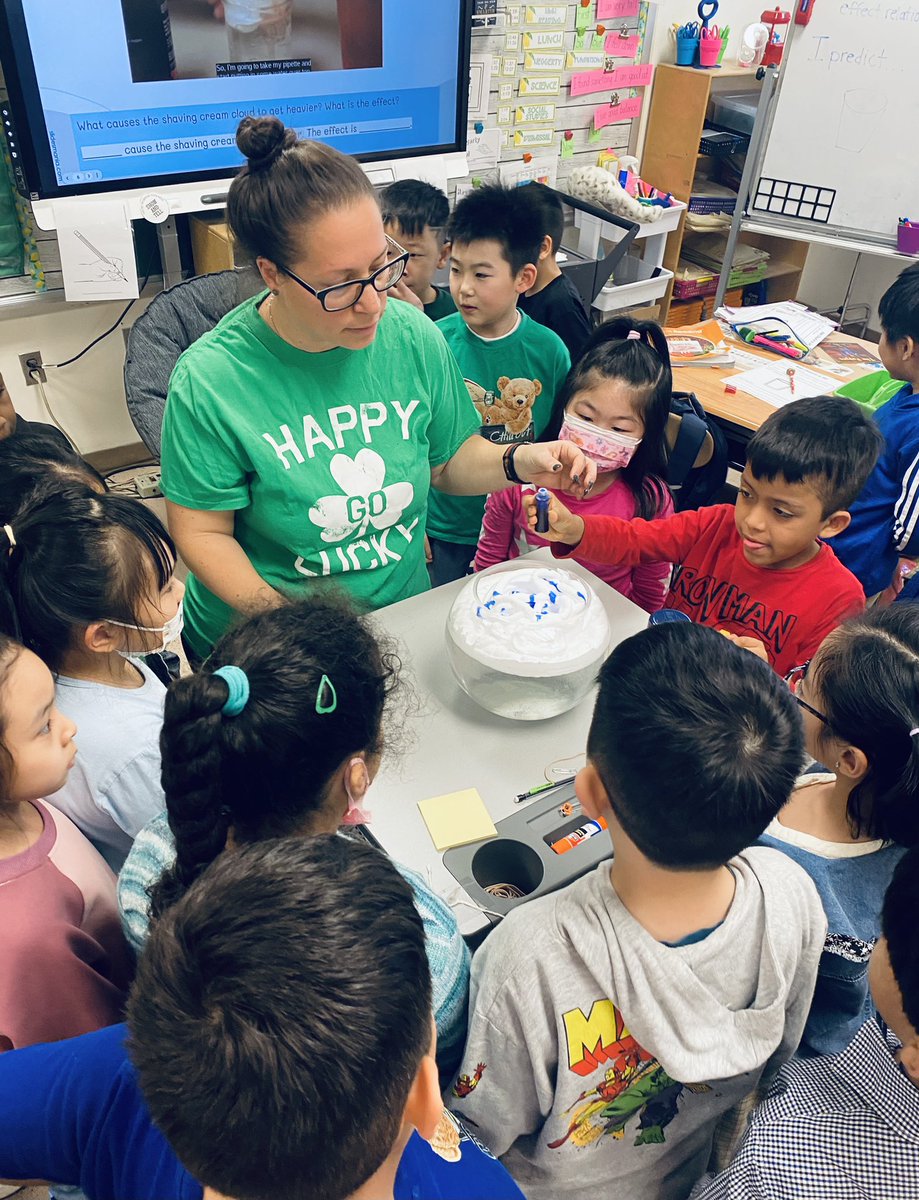 Class 203 is bringing Module 6 to life as students explore cause and effect relationships in weather! @ps120dragons @NYCSchoolsD25 @DOEChancellor @annaarrigo_anna