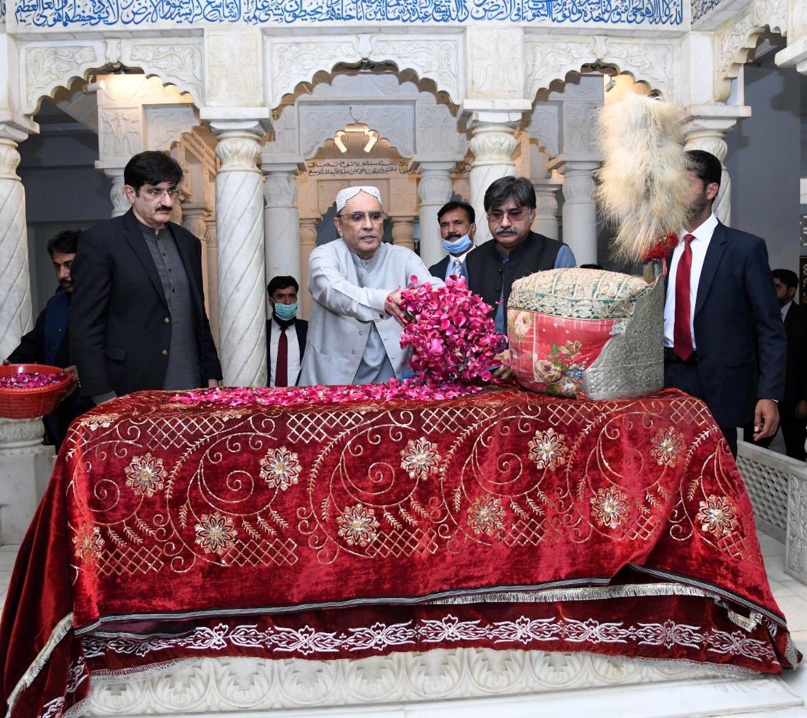 Maryam Bhutto (@bhuttomaryam) on Twitter photo جب بھی گلستان کو لہو کی ضرورت پڑی
سب سے پہلے گردن ہماری کٹی
پھر بھی کہتے ھیں اہل چمن
یہ ہمارا چمن ھے تمہارا چمن نہیں! 💔 جب بھی گلستان کو لہو کی ضرورت پڑی
سب سے پہلے گردن ہماری کٹی
پھر بھی کہتے ھیں اہل چمن
یہ ہمارا چمن ھے تمہارا چمن نہیں! 💔