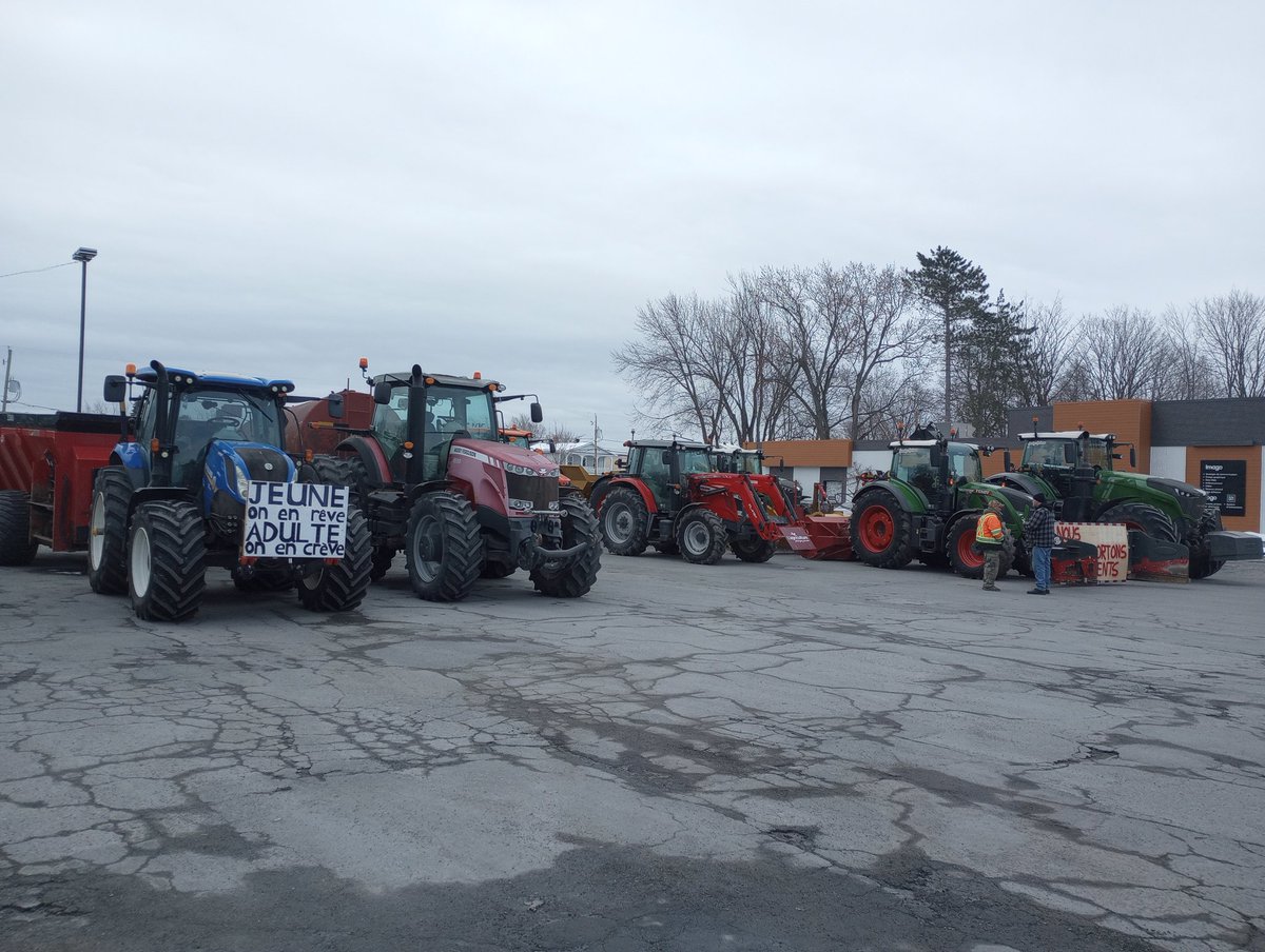Manifestation d'agriculteurs à Ste-Marie de Beauce, Qc, Canada: 15 Mars 2024