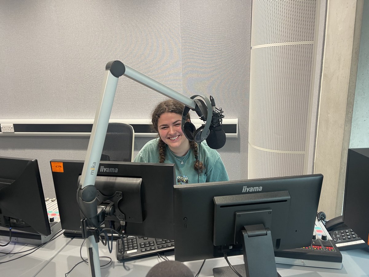 ShefNewsRadio's tweet photo. Next up is @issytodd_ our afternoon presenter taking on our 3pm bulletin!

Tune in and remember to check out @ShefNews online for more. #Sheffield #radionews #bulletin https://t.co/GdvnldnYCF