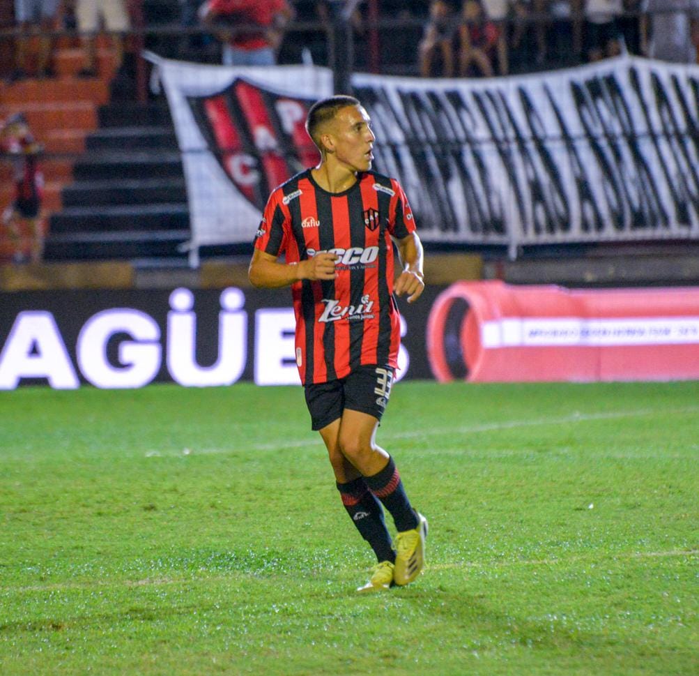 #Patronato: Valentín Pereyra tenía muchas chances de formar parte del equipo titular este domingo ante Güemes de Santiago del Estero. Pero está DESCARTADO por padecer dengue.

Info: @ema58Patron