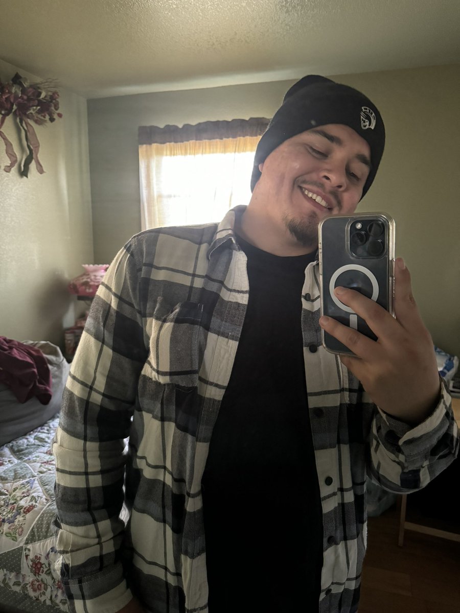 ovrmydeadbody12's tweet photo. Who wants to see more? #bi #gay https://t.co/nJJWs32chW