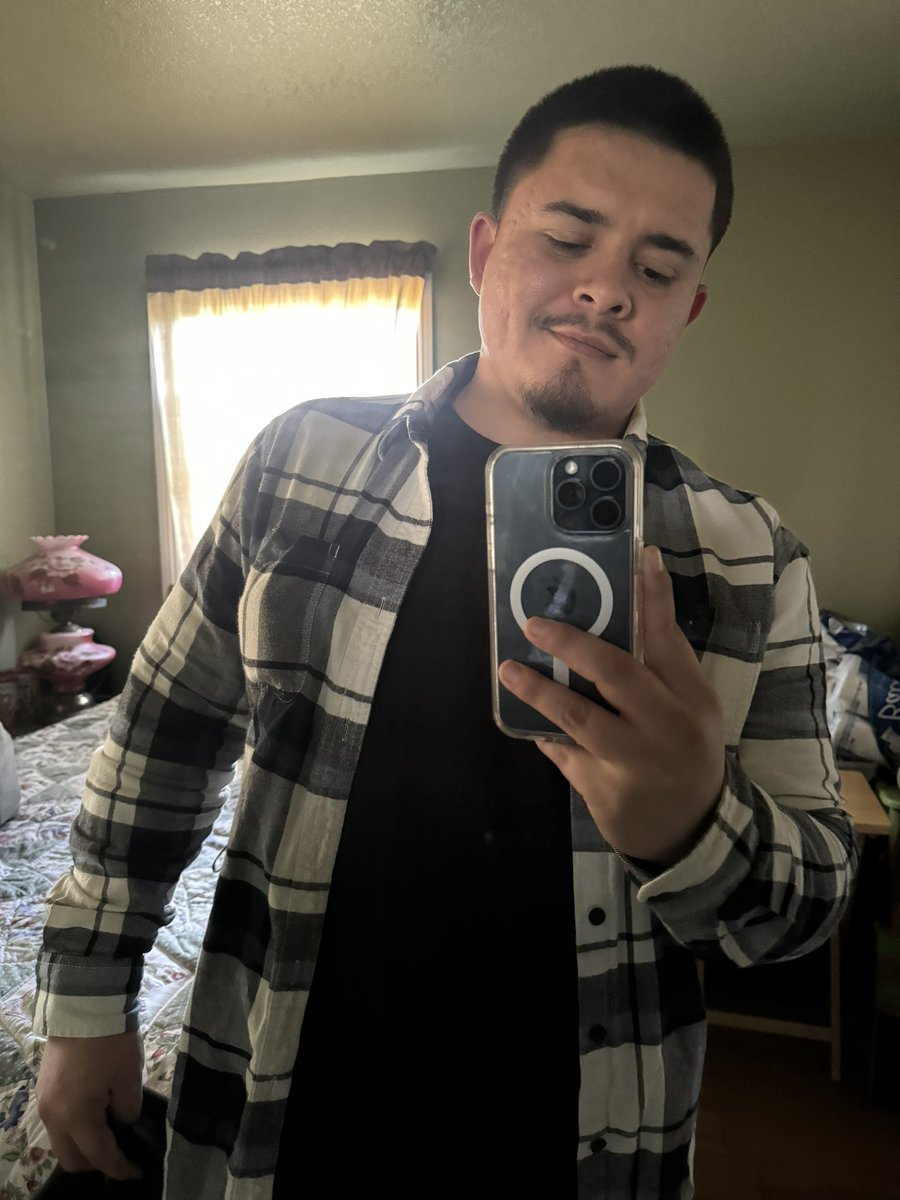 ovrmydeadbody12's tweet photo. Who wants to see more? #bi #gay https://t.co/nJJWs32chW