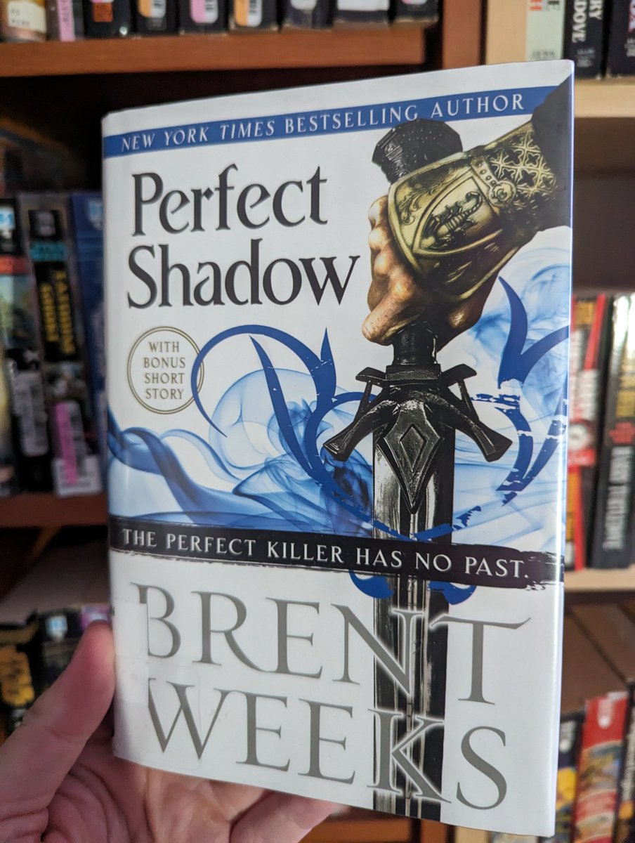 #RecentReads: #PerfectShadow by #BrentWeeks.
#book #books #read #reading