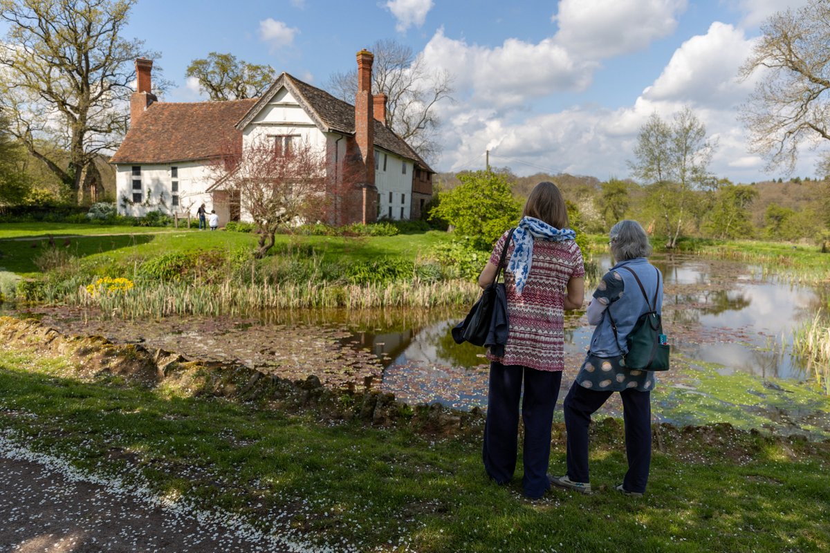 With some decent weather forecast for this weekend have you considered pulling on your boots and going for a walk. We've got hundreds to choose from at the places we care for: nationaltrust.org.uk/visit/walking/… #walking #walks