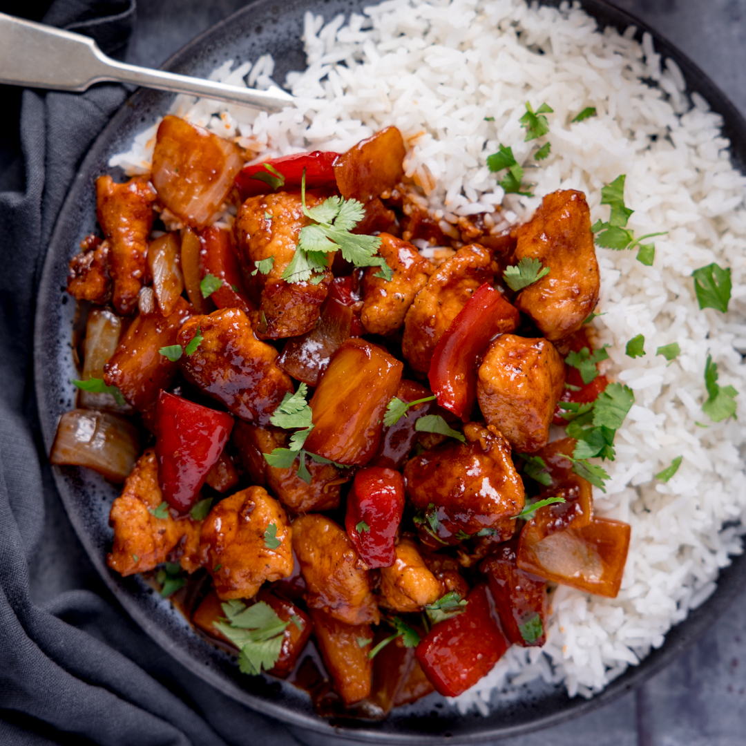 KitchenSanc2ary's tweet image. Sticky Pineapple Chicken

Juicy pieces of chicken, fried up with peppers, onions and pineapple chunks in a simple, sweet and savoury stir-fry sauce. 😋
kitchensanctuary.com/sticky-pineapp…
#kitchensanctuary #foodiefriday #recipe
