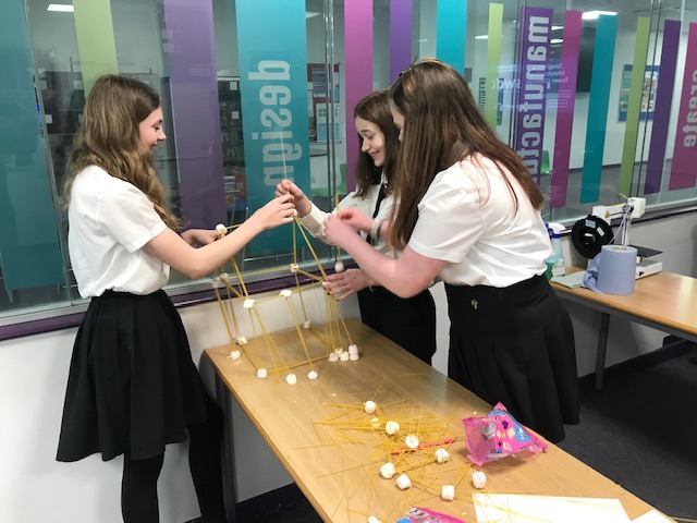 engineeringSWDT's tweet image. From bath bomb making to a spaghetti/marshmallow tower-building challenge...it was all about the girls today as welcomed 22 students from @woodhamacademy for a day finding out all about engineering.
swdt.co.uk/News/Female-in…

#womeninengineering #GirlPowerChallenge