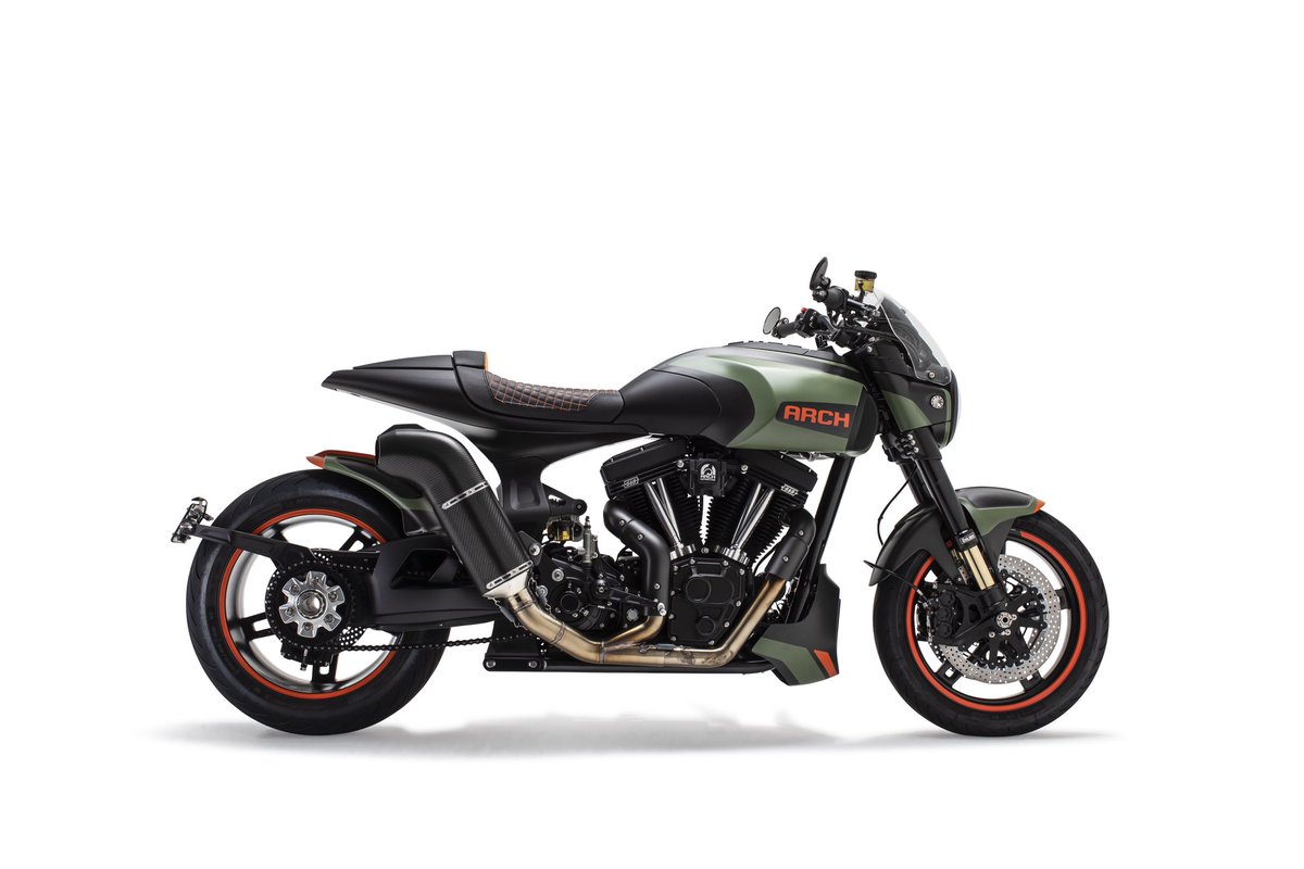 A pairing of satin green and orange demonstrates a unique interplay of subtly and contrast for the design of this 1s.