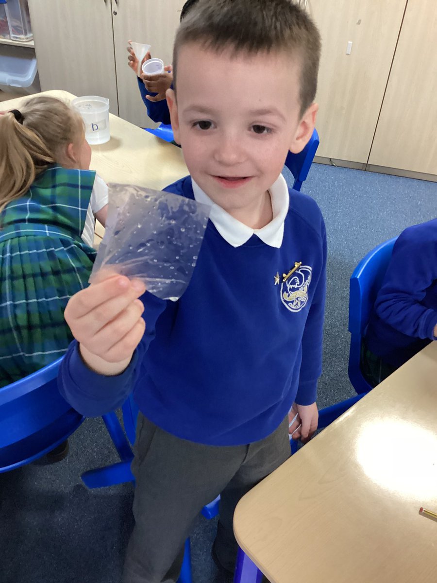 2E_stjohns's tweet photo. Continuing #BritishScienceWeek with an investigation into the absorbency of materials! 💦 we learned about the importance of a fair test, we made a prediction and recorded our results! 📊👏 https://t.co/Q8w1VwAxPS