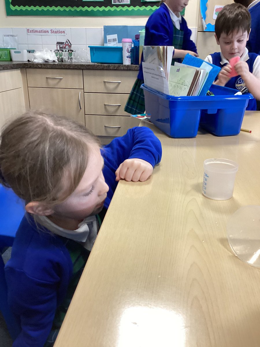 2E_stjohns's tweet photo. Continuing #BritishScienceWeek with an investigation into the absorbency of materials! 💦 we learned about the importance of a fair test, we made a prediction and recorded our results! 📊👏 https://t.co/Q8w1VwAxPS