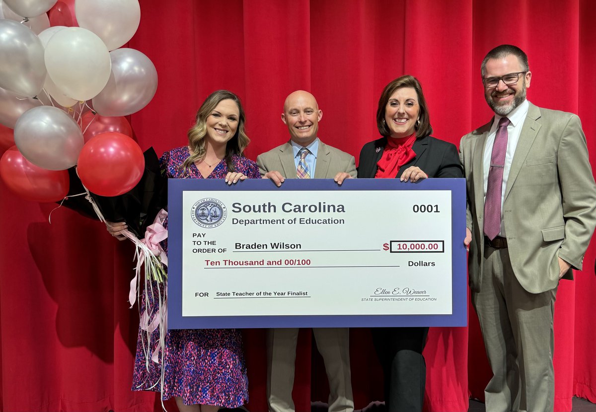 State Superintendent Ellen Weaver surprised Palmetto Middle School social studies teacher Braden Wilson today with the news that she has been selected as a finalist for 2025 South Carolina Teacher of the Year! Full release: ed.sc.gov/newsroom/news-…