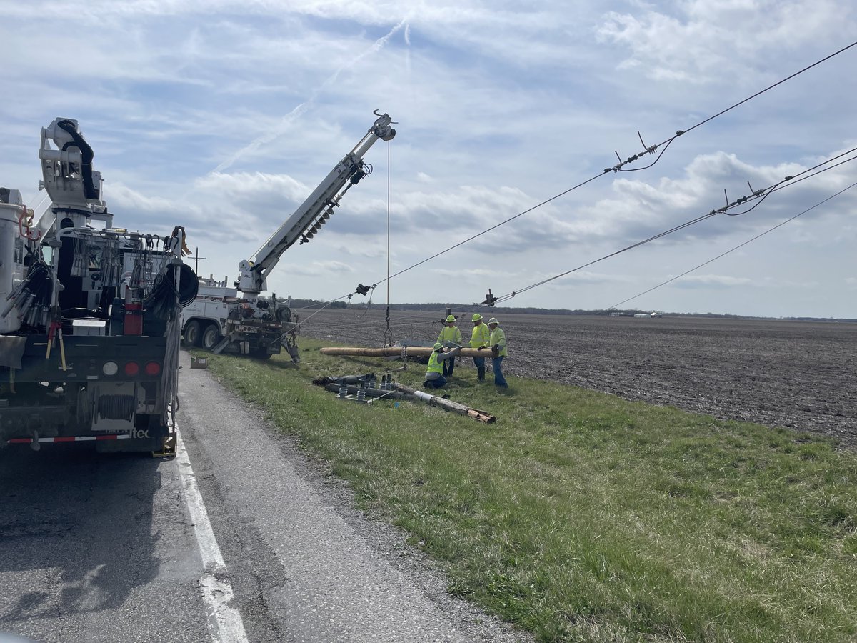 After damaging storms hit our service territory, our crews worked quickly and safely to restore power. Thanks to their overnight efforts and prior investments to strengthen poles and wires against high winds, the majority of customers are restored.