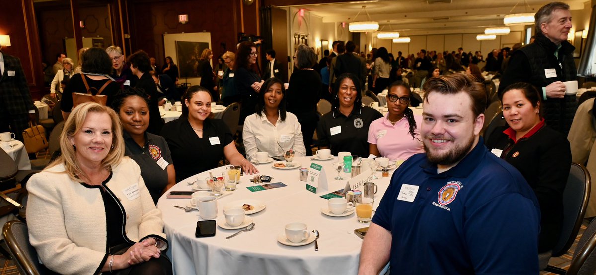 lele6173's tweet photo. Started the morning off right yesterday by representing the @IBEW103  at The New England Council's breakfast for Mayor  Michelle Wu. It was a pleasure to hear about all the exciting opportunities coming up for our members and @necaboston Contractors. #WePlugYouIn https://t.co/PvlSuDJbr3