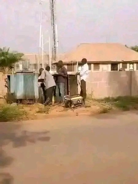 Using Generator to repair transformer 😂  I don't think God is aware of this country called Nigeria 🇳🇬 😂😫