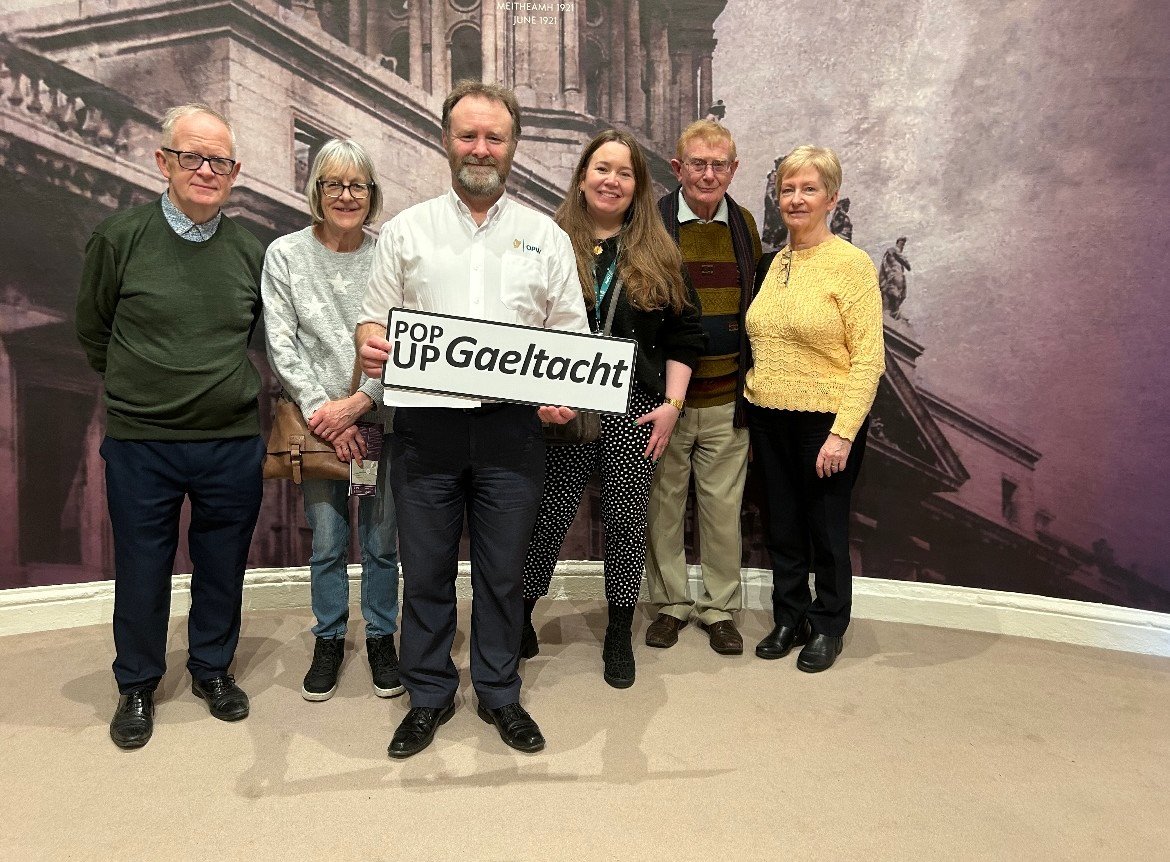 Bhí an-craic againn ag céiliúradh S. na G. Bhí cúpla turas treoraithe i nGaeilge againn agus baineadh an-taitneamh astu. Má tá suim agat turas a dhéanamh i nGaeilge seol ríomhphost chuig customhousevc@opw.ie Tá súil againn go mbeidh deireadh seachtaine den scoth ag gach duine.