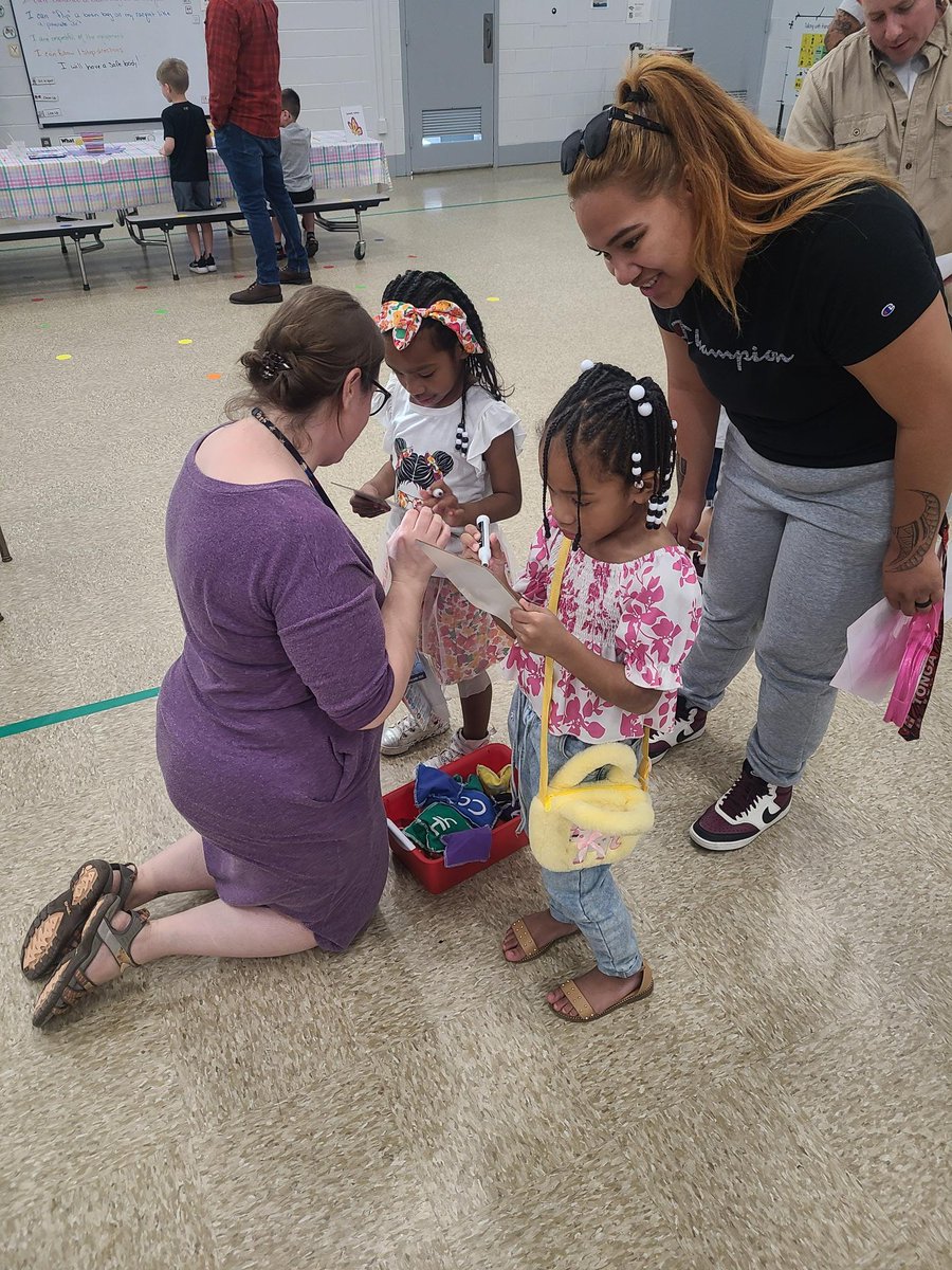 Family Literacy Night: Mrs. Moore's students used literacy and fine motor skills in our bean bag toss. 
#WestMeadeMakesItFun #MeadeStrong