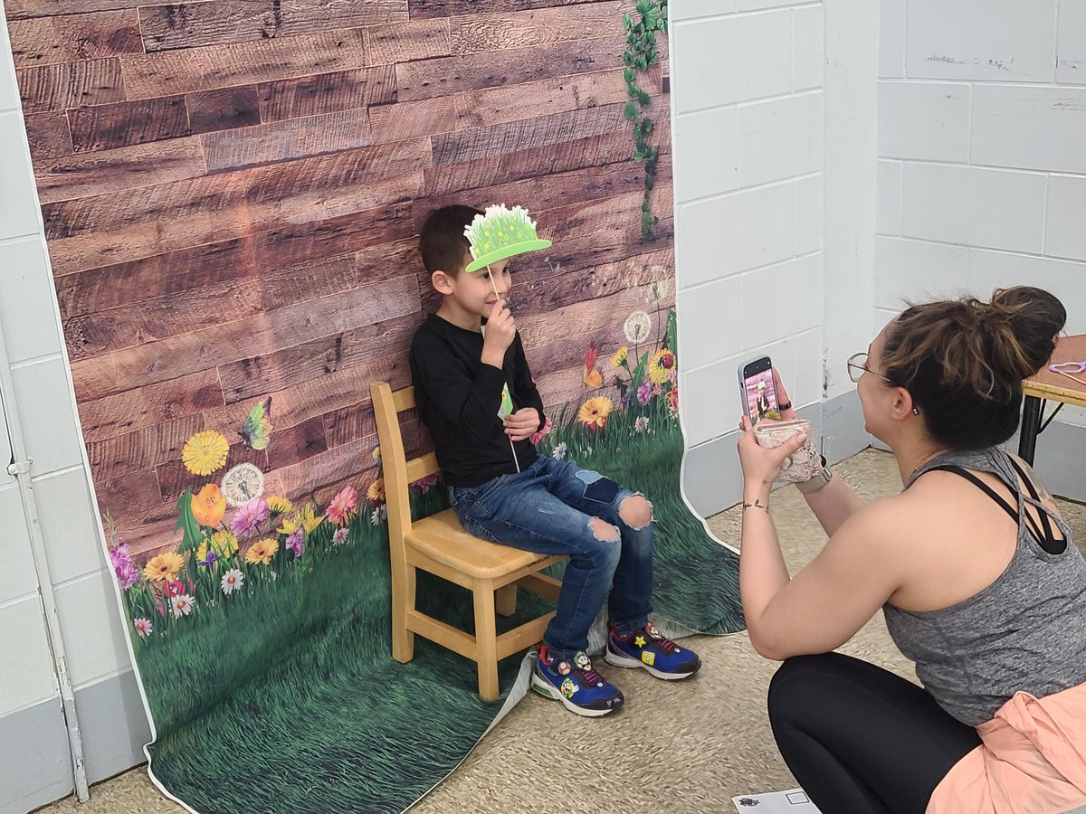 Family Literacy Night: Our families took full advantage of our spring photo back drops put up by Ms. Maasry and Ms. Callis. Ms. Washington, our literacy teacher, did a great job organizing this event!  #WestMeadeMakesItFun #MeadeStrong