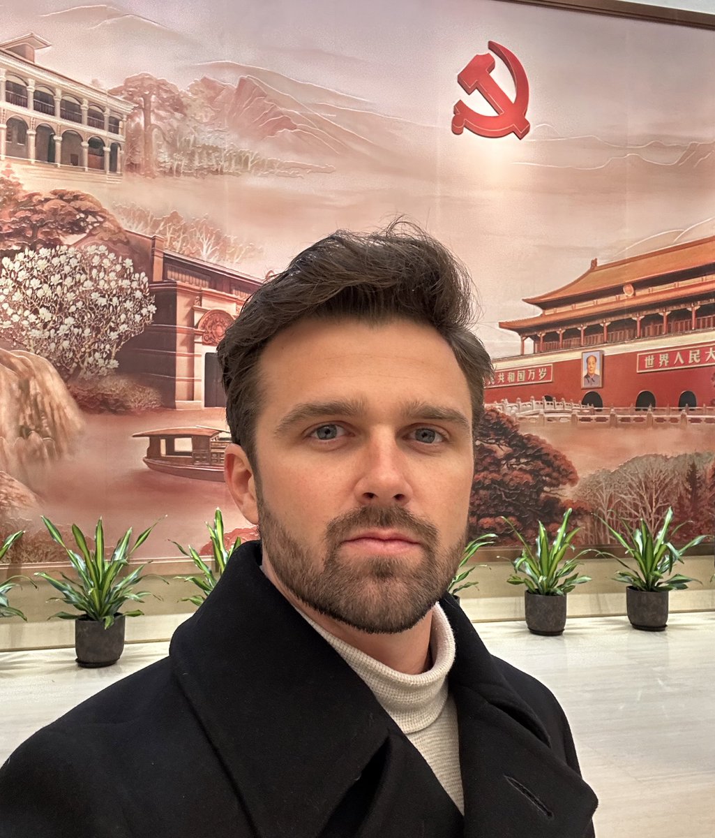jacksonhinkle's tweet photo. 🇺🇸🤝🇨🇳 I will soon be launching Chinese social media accounts with all my content translated into Chinese. I’ll be collaborating on content with some of China’s most influential academics & largest social media influencers. Looking forward to building this bridge between our people.

我很快将推出中文社交媒体帐户，并将我的所有内容翻译成中文。我将与中国一些最有影响力的学者和最大的社交媒体影响者合作内容。期待在我们人民之间架起这座桥梁。