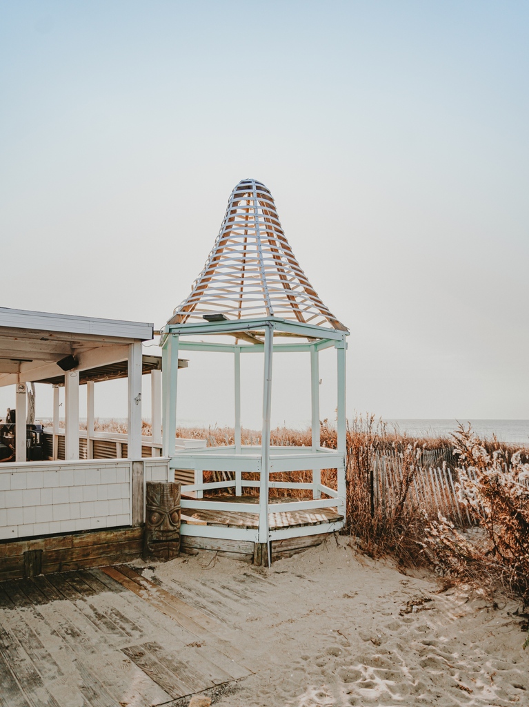 Something about going to the beach in the winter when everything is closed up and empty

#agameoftones #lookslikefilm #createexplore #artofvisuals #shootermag #exploreoutdoors #nostalgic #somewheremagazine #liveoutdoors #scenicnj #localtourist #peoplescreative #indiependentmag