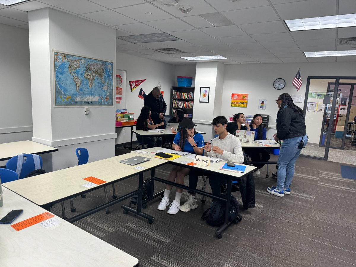 My second school visit of the day was to Arlington Community High School where students shared their experiences about the many opportunities available. I also stopped by a World Geography classroom and observed students working on a performance-based assessment.

#APSisAwesome