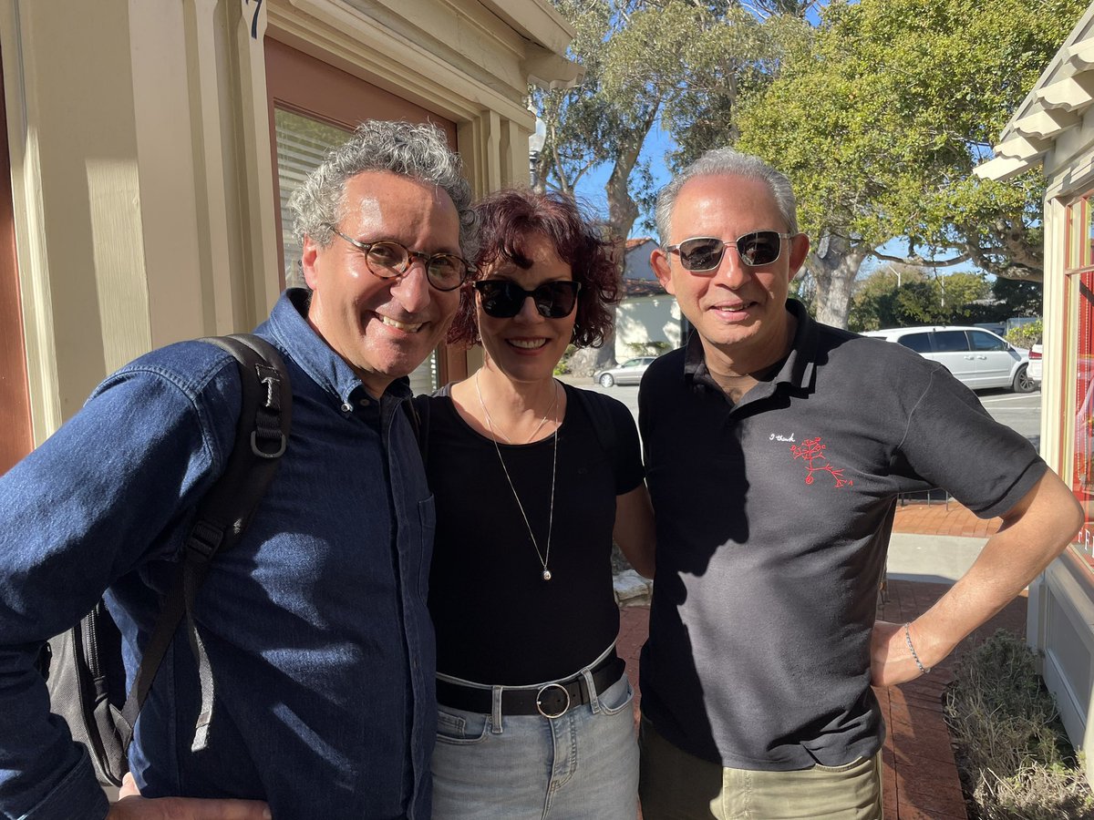 Cool to meet @KamounLab at #Fungal24 in #pacificgrove coffe shop (where else!?!?) with @BettinaHamelin #twitterfriends