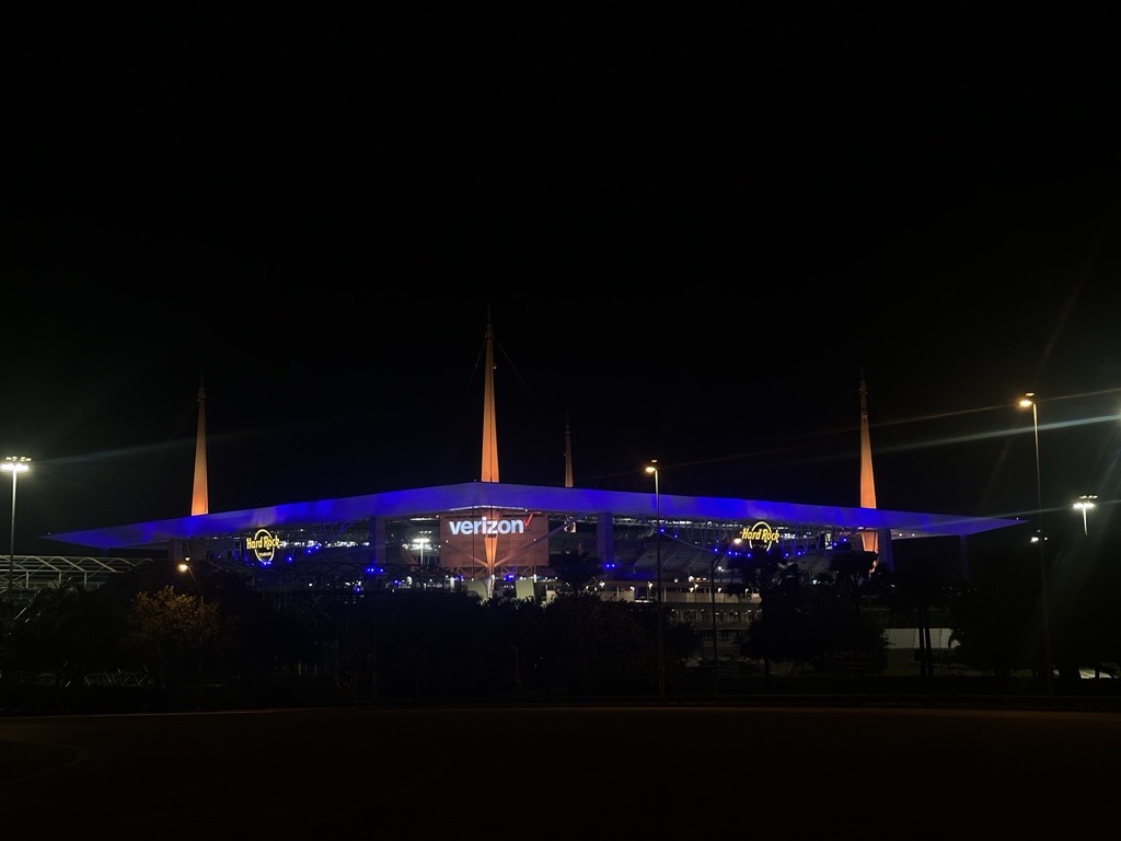 Last night on #NoPlaceForHate Day, @HardRockStadium was lit up in blue and yellow to support #FootballUnites partner @ADL_Florida. 💙💛