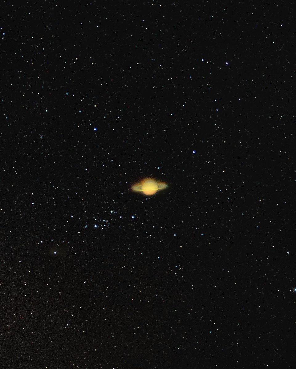 manusianlangit's tweet photo. Saturnus dengan cincinnya yang terlihat cantik
dan Jupiter dengan beberapa satelit alaminya yang terlihat sangat gagah. https://t.co/OOUf1L7ZRZ
