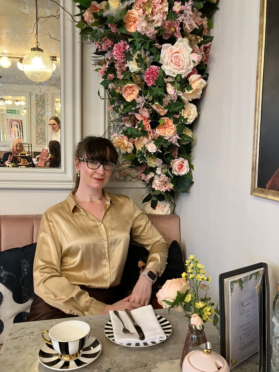 bound2one's tweet photo. Afternoon tea ready... feeling oh so elegant ✨️ https://t.co/20XNF8odHK