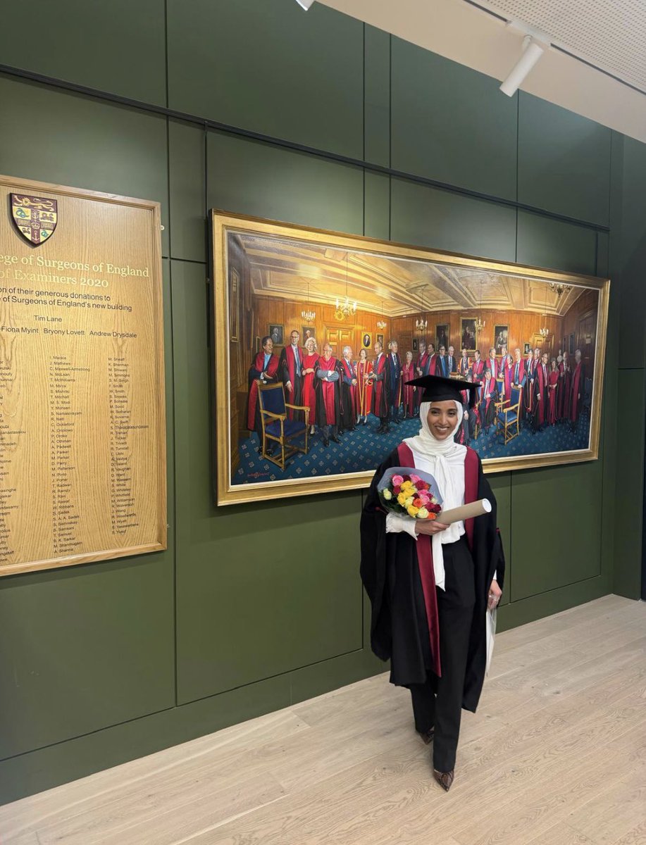 Just a brown woman pulling up a seat with a few more letters to my name. Thank you @RCSnews for a lovely afternoon at the college! #ILookLikeASurgeon #MRCS