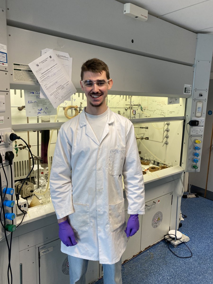 Welcoming our next intern: Here is #SachaClapisson from @univrouen 🇫🇷. Sacha will work with us for a few months in @TCD_Chemistry @tcdTBSI developing bicyclo[1.1.1]pentane building blocks as part our @scienceirel #Porphyshape project ⚗️😀