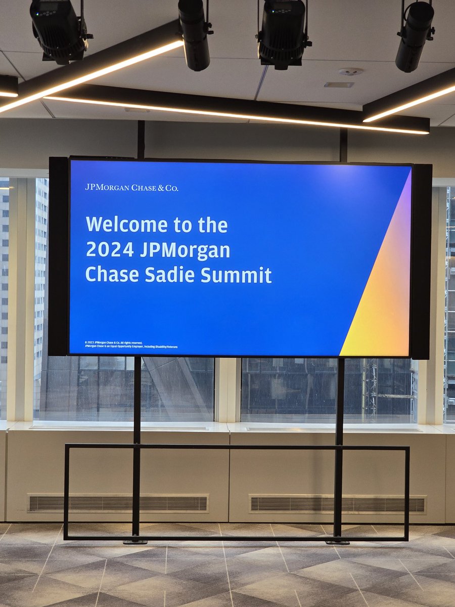 We are excited to spend the day in NYC with our 3rd cohort of Sadie Summit: Exploring Career Pathways in Finance with JPMorgan Chase & Co. So exciting to see our cohort in person after 3 months of virtual workshops and mentorship sessions.